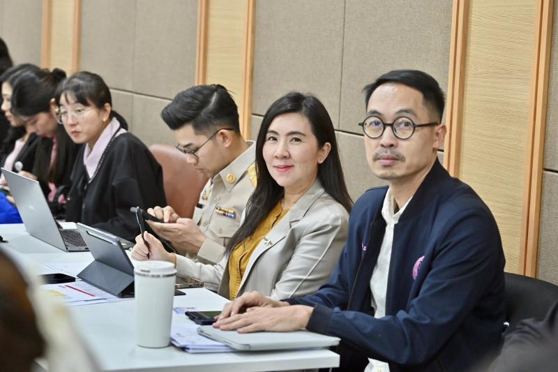 รมว.พม. เป็นประธาน�