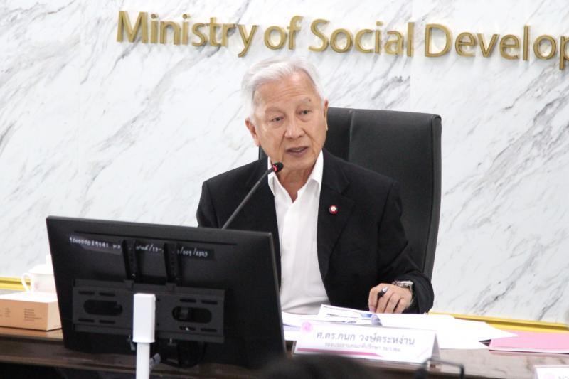 ศาสตราจารย์ ดร. กน�