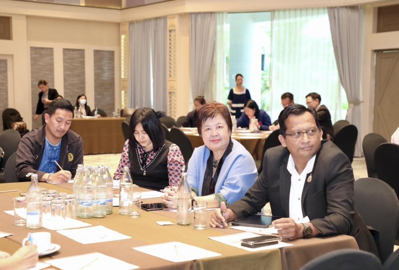 ปลัด พม. เป็นประธา�
