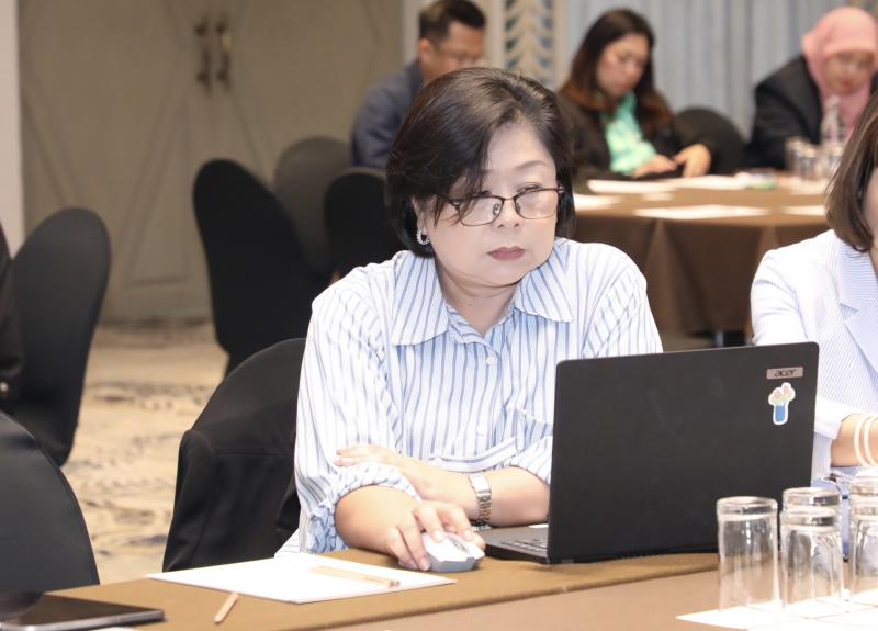 ปลัด พม. เป็นประธา�