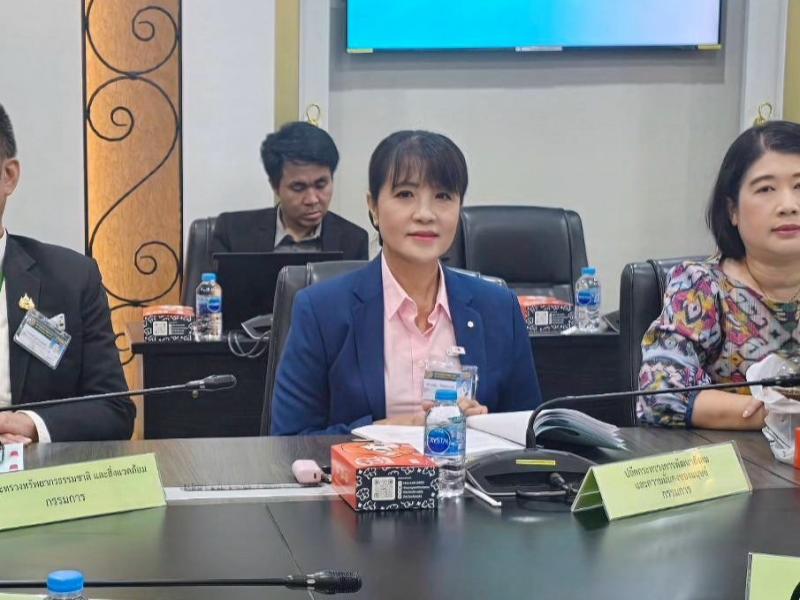 นางสาวชวนชม จันทะ�