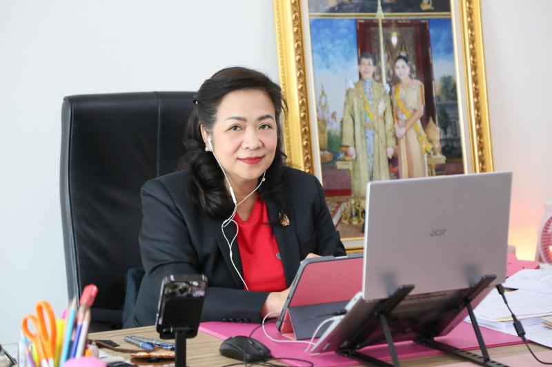นางจตุพร โรจนพานิ�