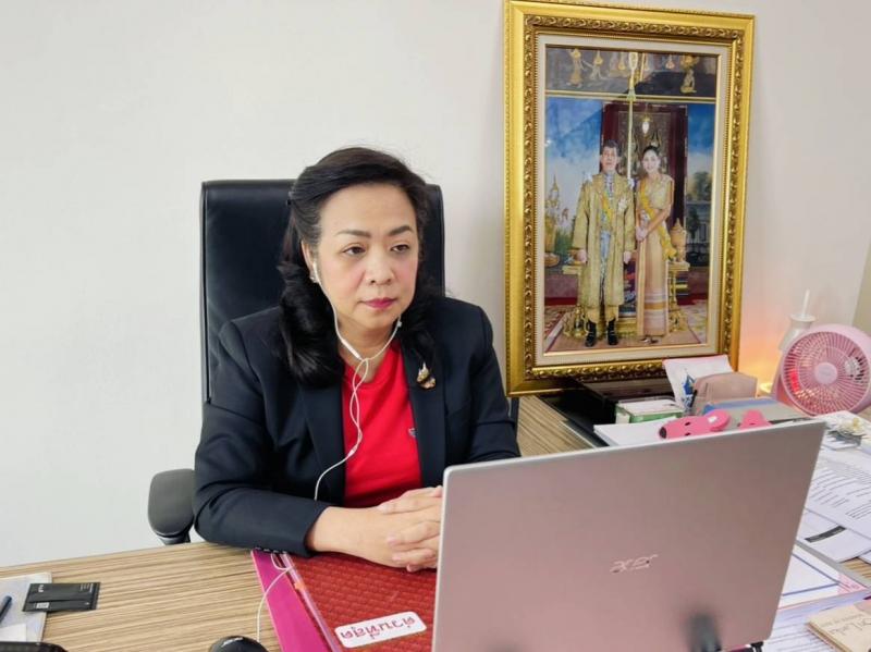 นางจตุพร โรจนพานิ�