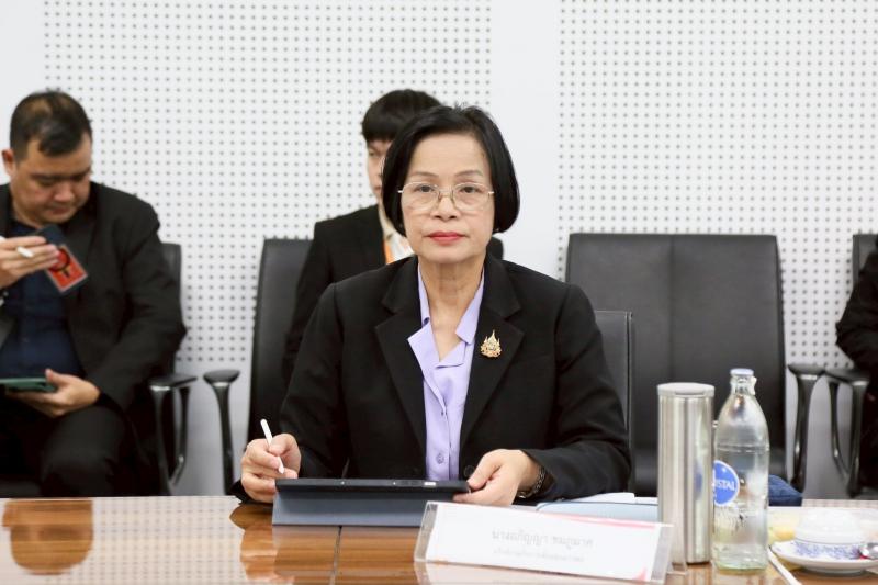 ศาสตราจารย์เกียร�