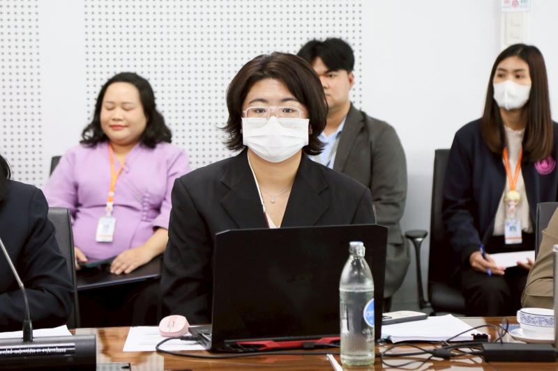 ศาสตราจารย์เกียร�