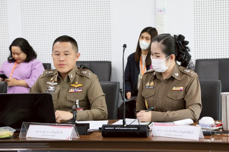 ศาสตราจารย์เกียร�