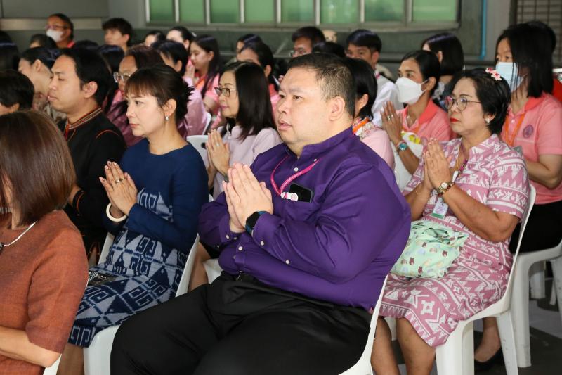 นางจตุพร โรจนพานิ�