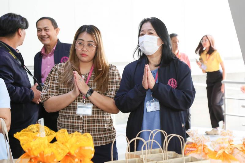 นางจตุพร โรจนพานิ�