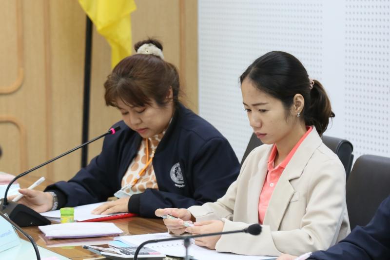 นางจตุพร โรจนพานิ�