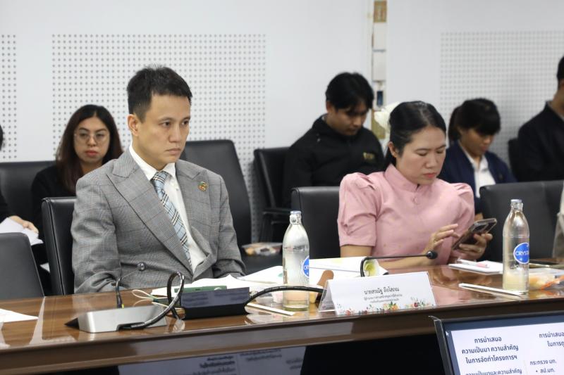 ศาสตราจารย์ ดร.กนก