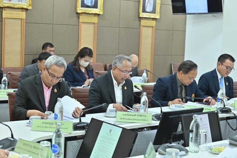 รมว.พม. เป็นประธาน�
