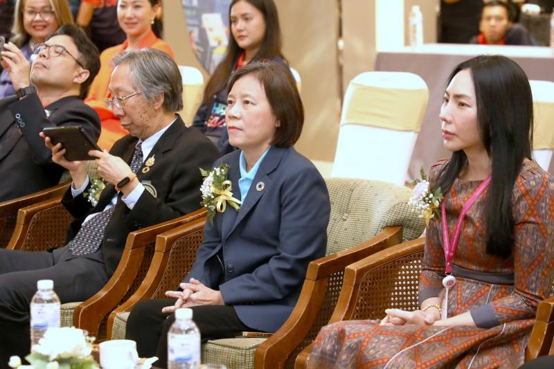 นางสาวสุนีย์ ศรีส�