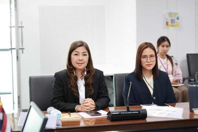 นางจตุพร โรจนพานิ�