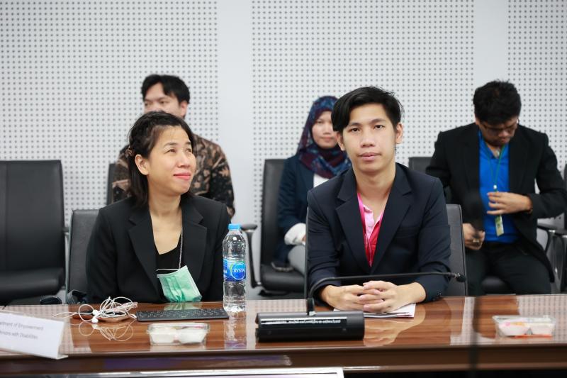 นางจตุพร โรจนพานิ�