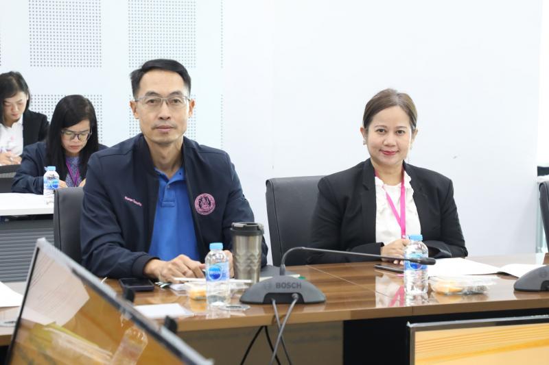 นางจตุพร โรจนพานิ�