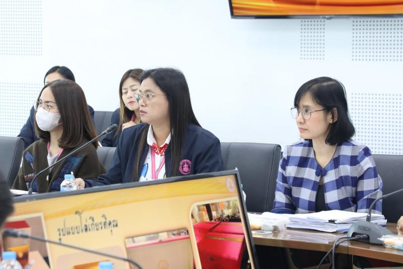 นางจตุพร โรจนพานิ�
