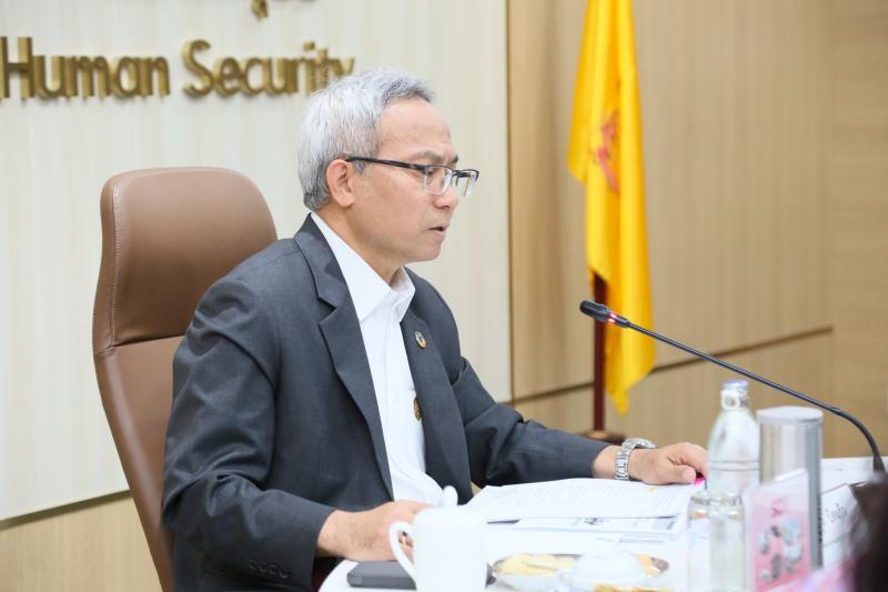 ปลัด พม. เป็นประธา�