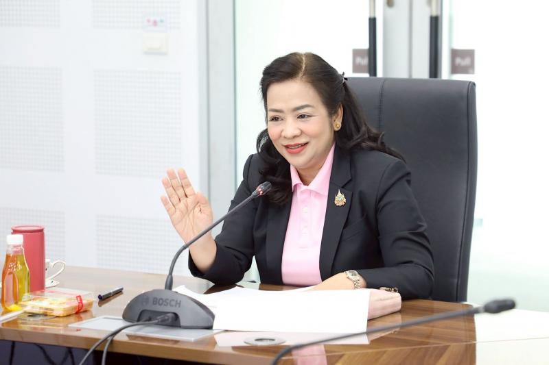 นางจตุพร โรจนพานิ�