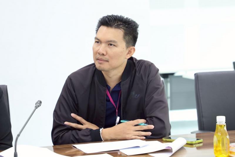 นางจตุพร โรจนพานิ�