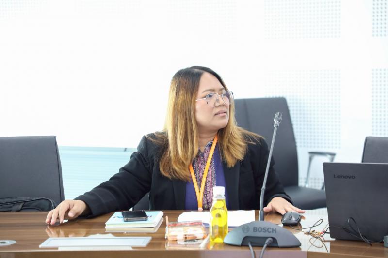 นางจตุพร โรจนพานิ�
