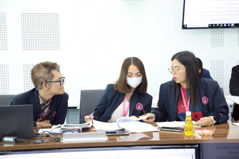 นางจตุพร โรจนพานิ�