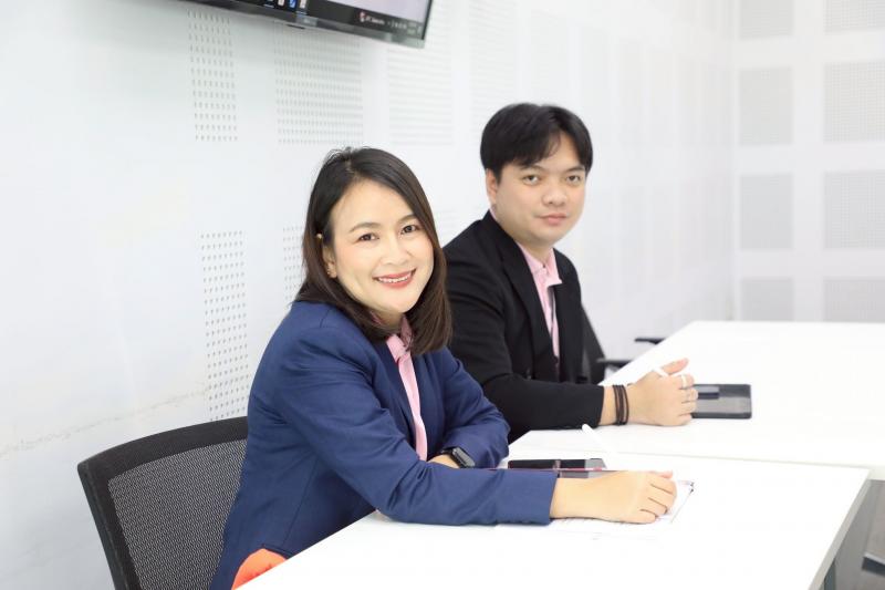 นางจตุพร โรจนพานิ�