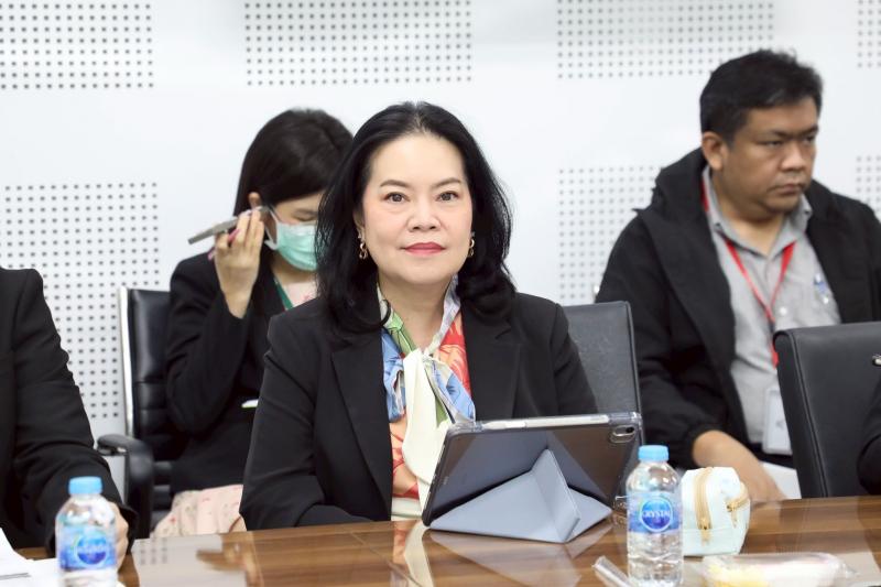 นางสาวสุนีย์ ศรีส�