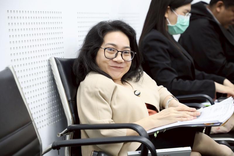 นางสาวสุนีย์ ศรีส�