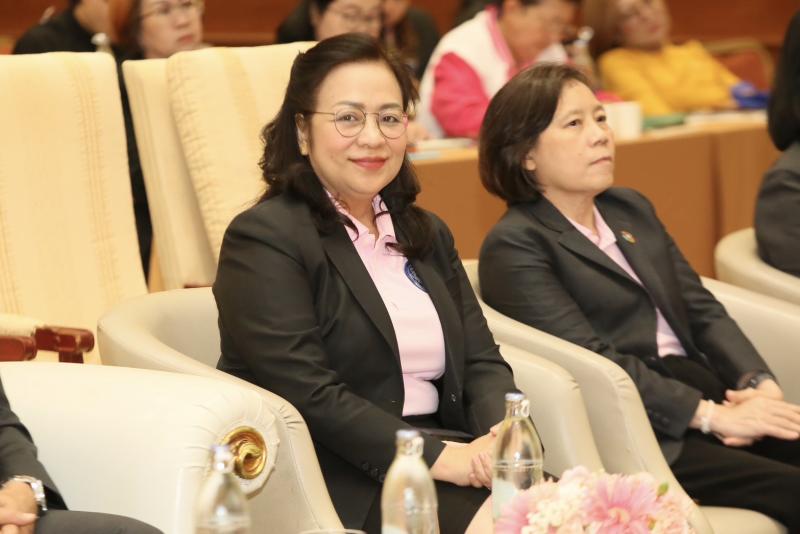 ปลัด พม. เป็นประธา�