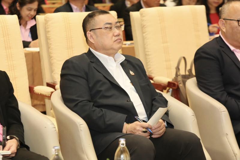 ปลัด พม. เป็นประธา�