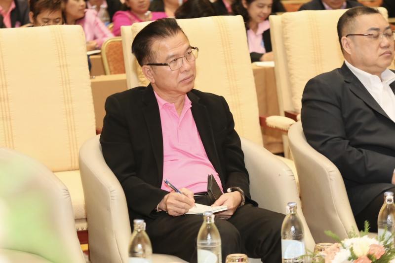 ปลัด พม. เป็นประธา�