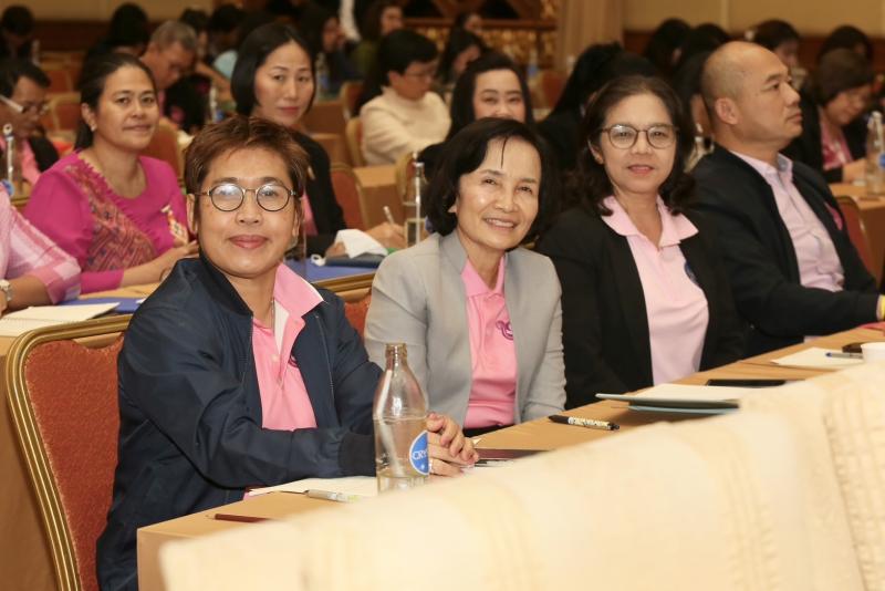 ปลัด พม. เป็นประธา�