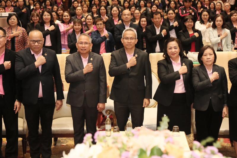 ปลัด พม. เป็นประธา�
