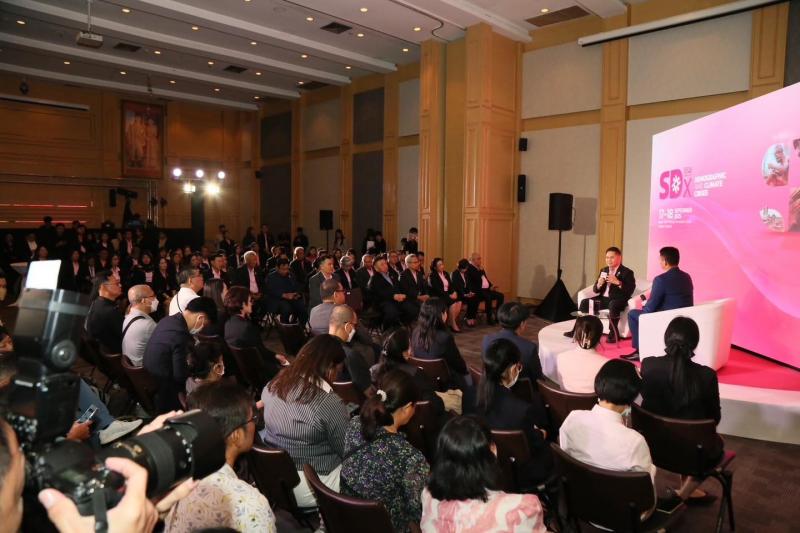 รมว.พม. แถลงข่าวกา�