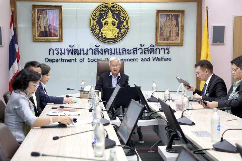 ศาสตราจารย์ กนก วง
