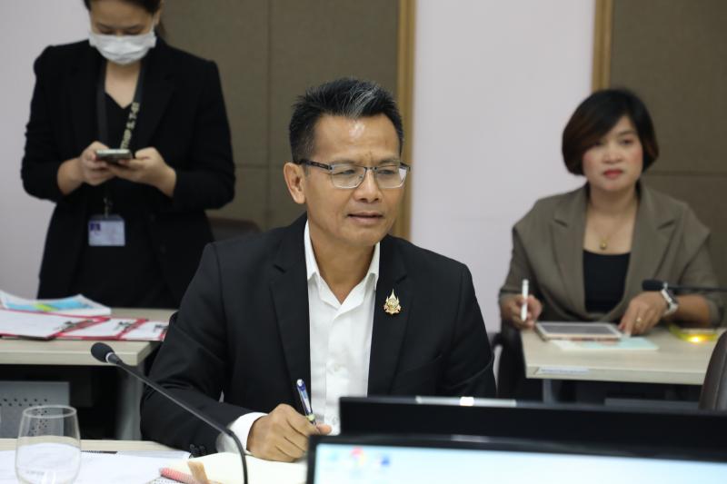 ศาสตราจารย์ กนก วง