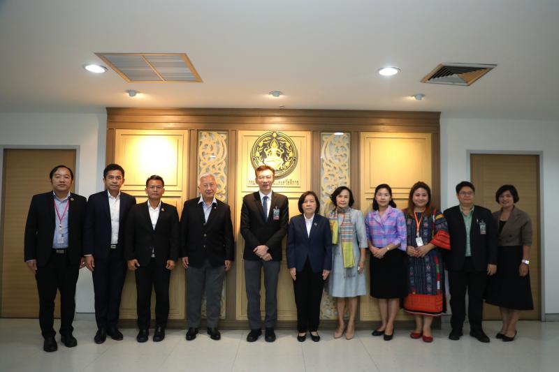 ศาสตราจารย์ กนก วง