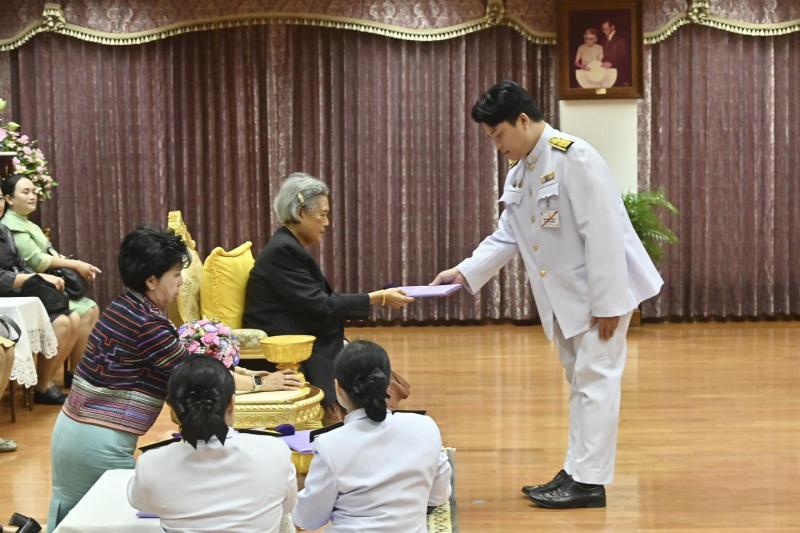 นายวราวุธ ศิลปอาช�