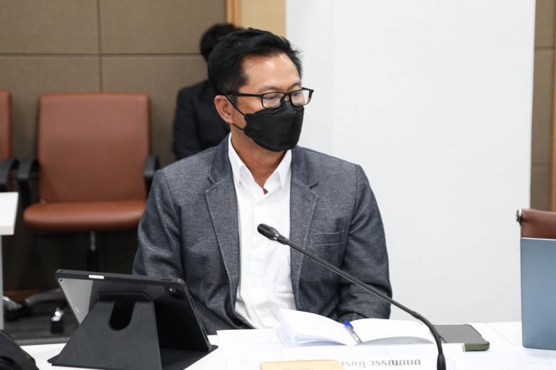 นายธเนศพล ธนบุณยว�