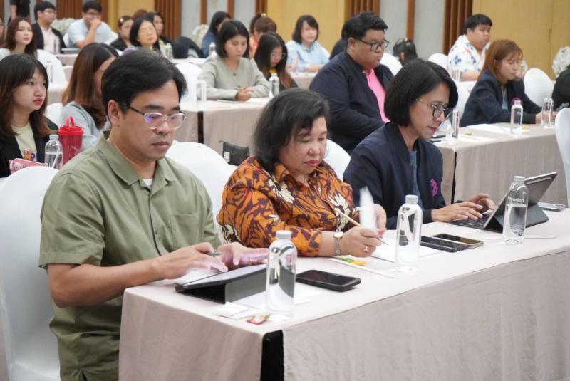 นายอนุกูล ปีดแก้ว 