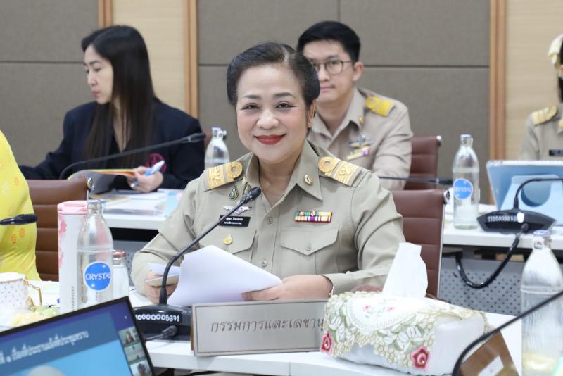 นายอนุกูล ปีดแก้ว 
