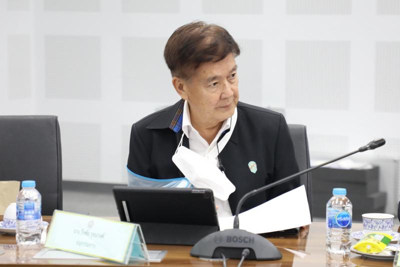 นางจตุพร โรจนพานิ�