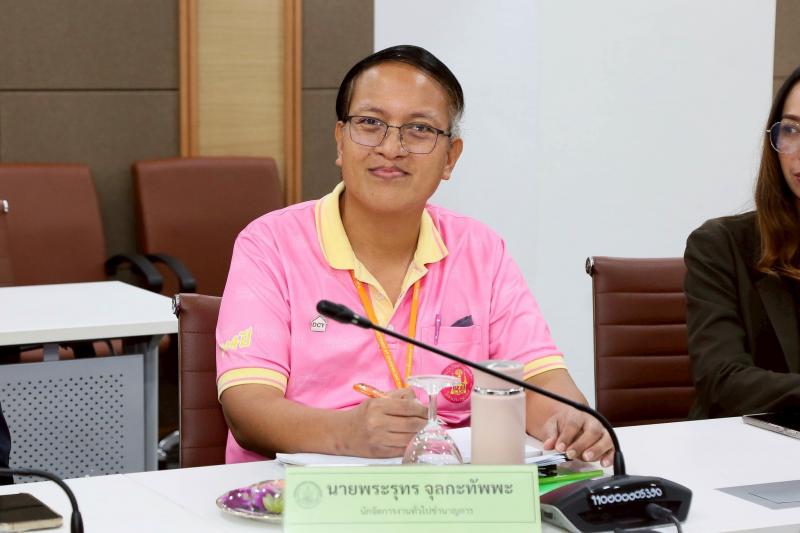 นายอนุกูล ปีดแก้ว 