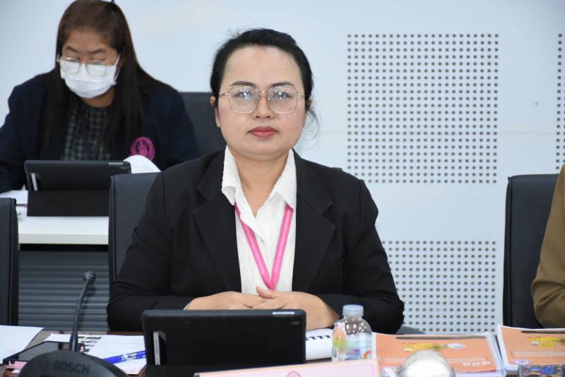 นางจตุพร โรจนพานิ�