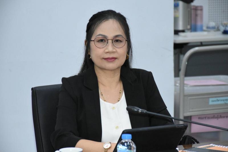 นางจตุพร โรจนพานิ�