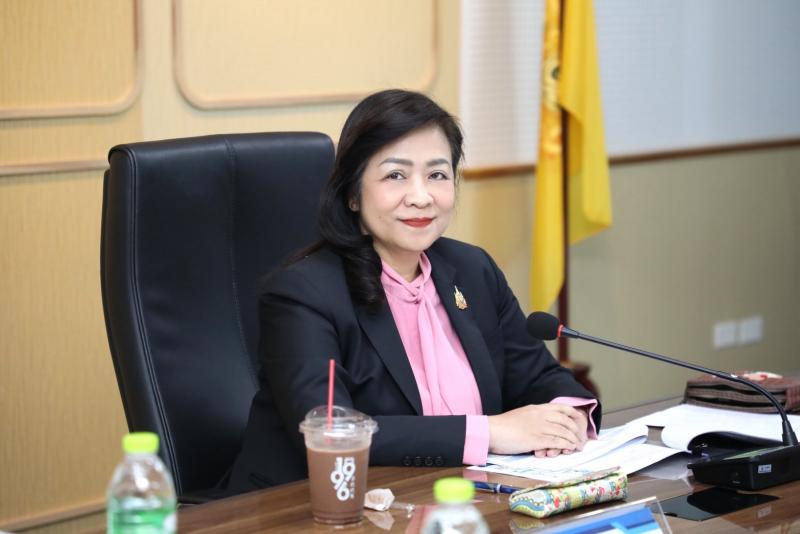 นางจตุพร โรจนพานิ�