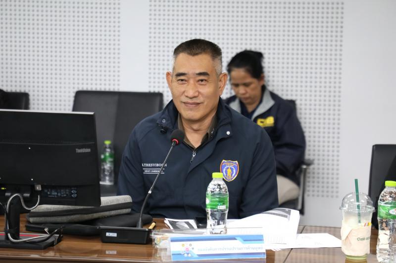 นางจตุพร โรจนพานิ�