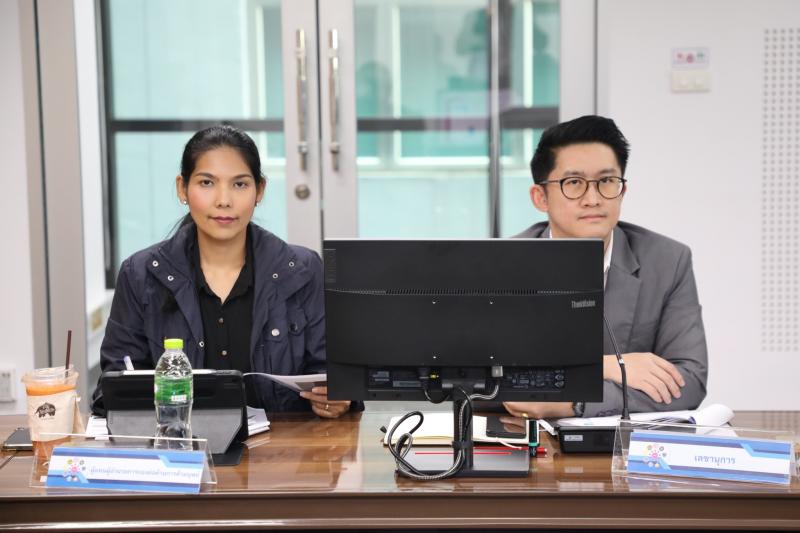 นางจตุพร โรจนพานิ�