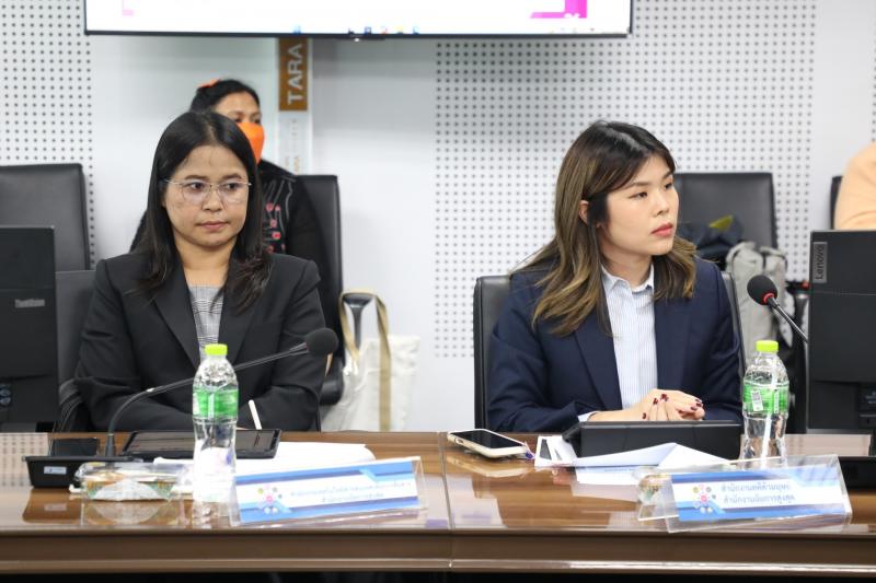 นางจตุพร โรจนพานิ�