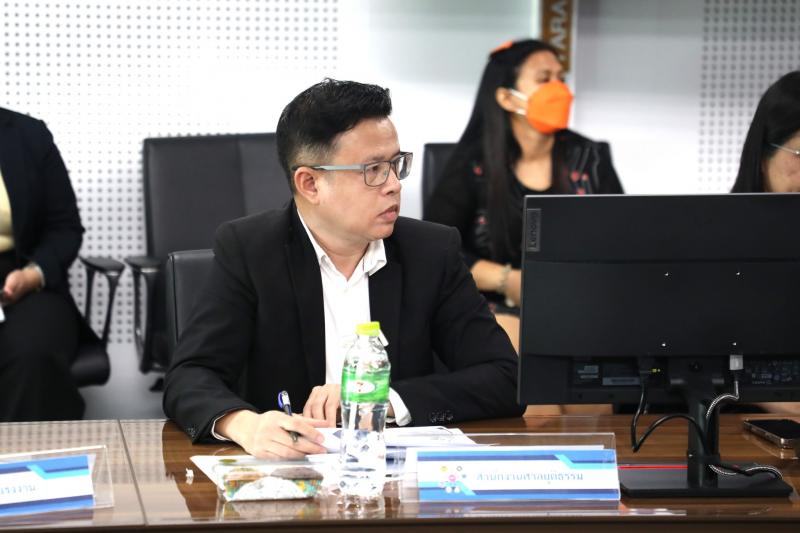 นางจตุพร โรจนพานิ�